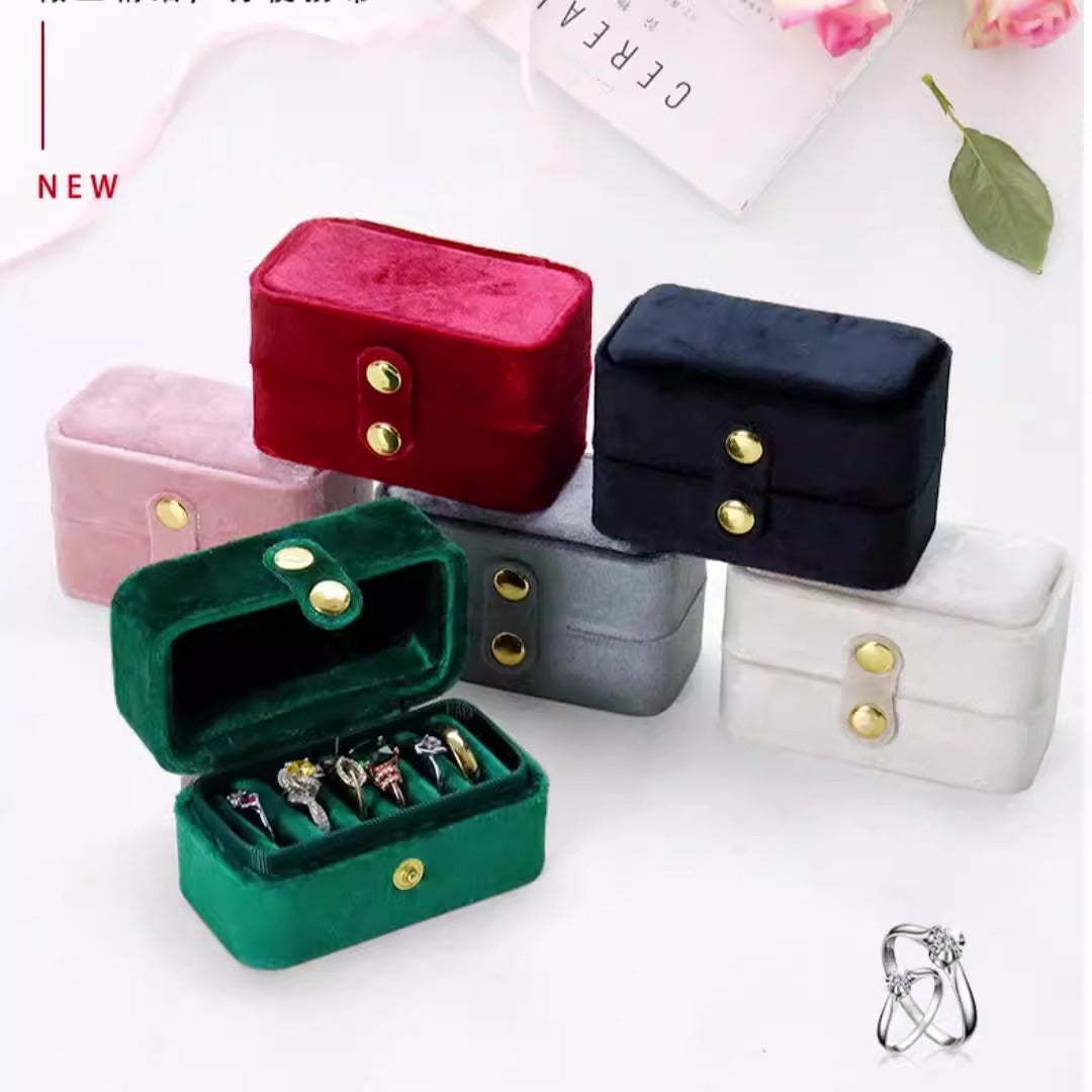🔥🔥🔥 Most Popular Recently!  Classic Velvet Jewelry Box KIT- Incl 5-6 Rings