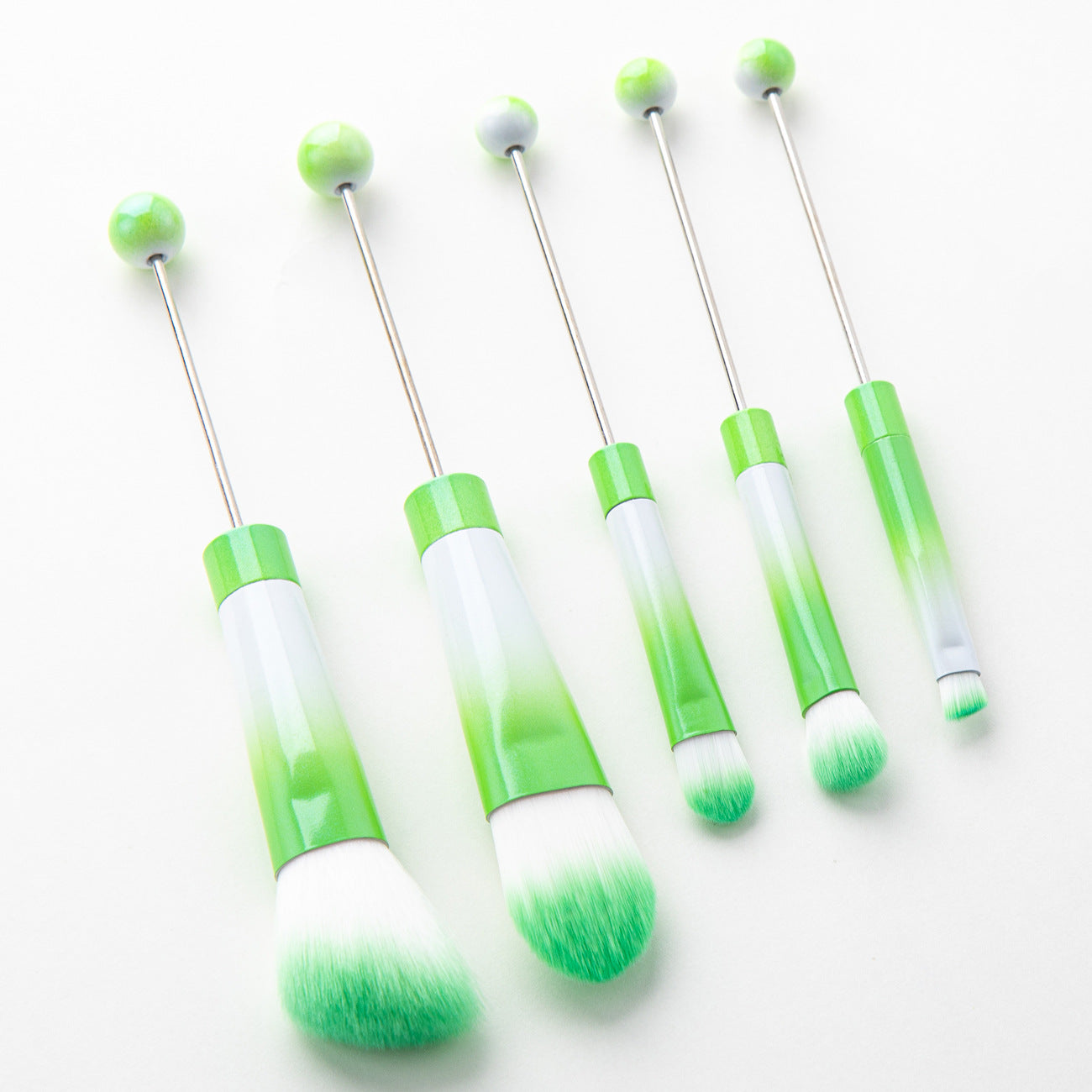 5 DIY metal handle beaded makeup brush set, blush brush, loose powder brush, oblique head, eyeshadow, eyebrow brush, beauty tool.