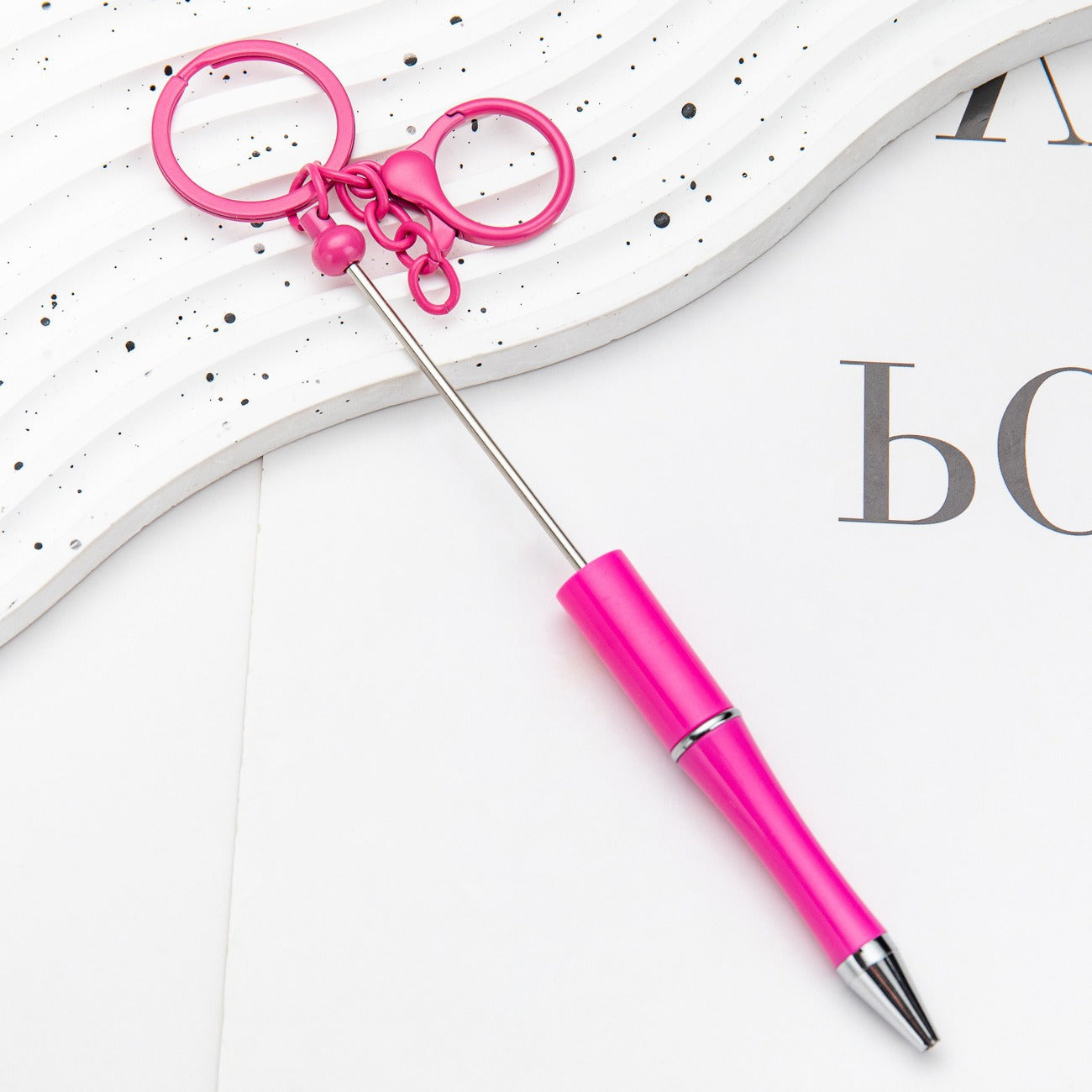 New DIY rotating medium oil ballpoint pen portable keychain bead pen handmade decorative ballpoint pen wholesale