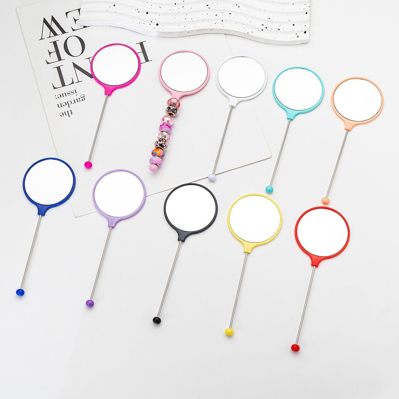 Handheld round DIY beaded small mirror, portable high definition mirror handheld mirror girls special handle makeup mirror