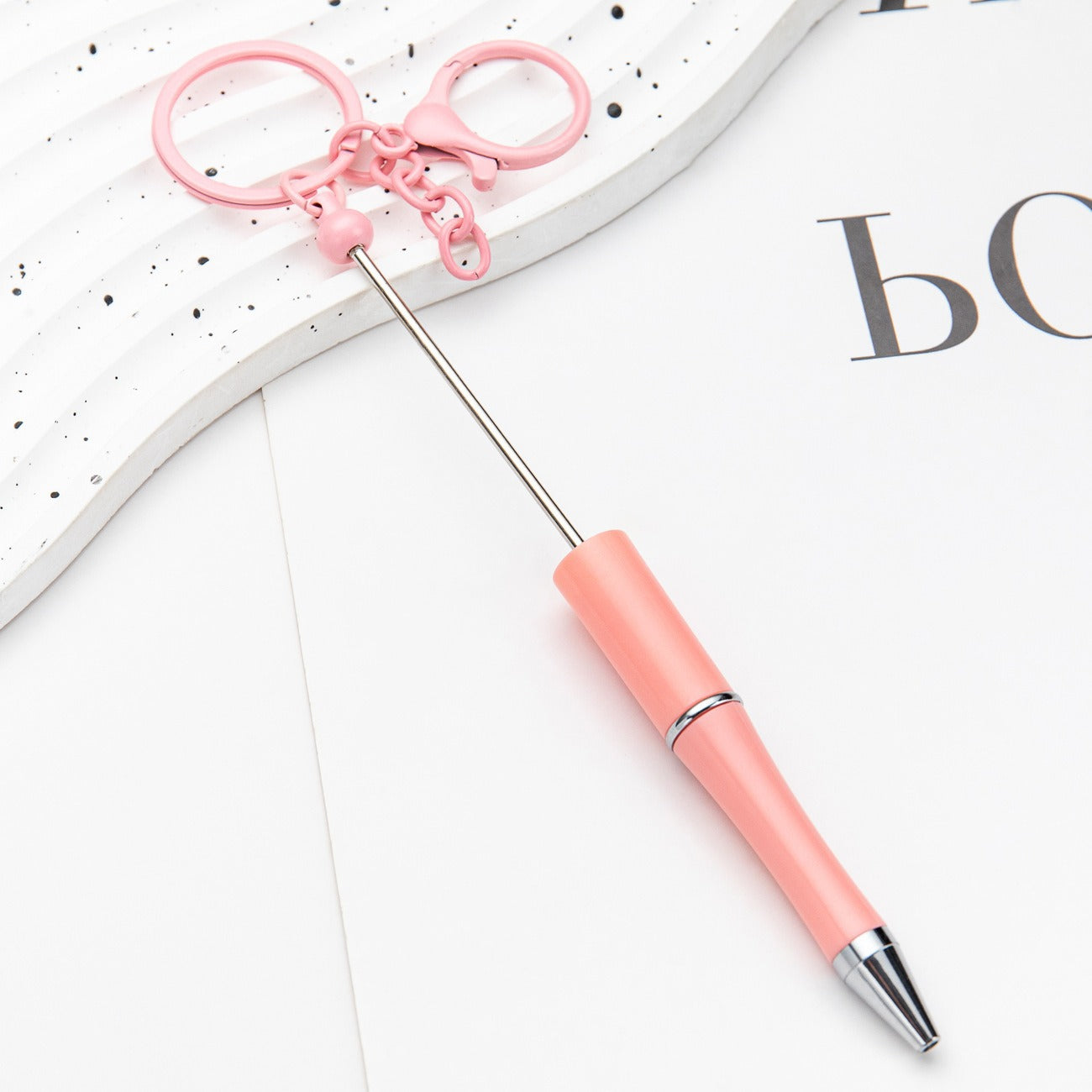 New DIY rotating medium oil ballpoint pen portable keychain bead pen handmade decorative ballpoint pen wholesale