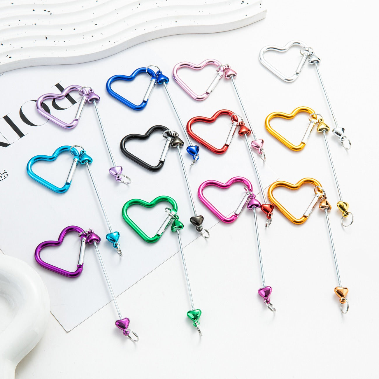 DIY love beaded mountaineering buckle metal hook key buckle backpack mountaineering buckle multifunctional outdoor mountaineering buckle