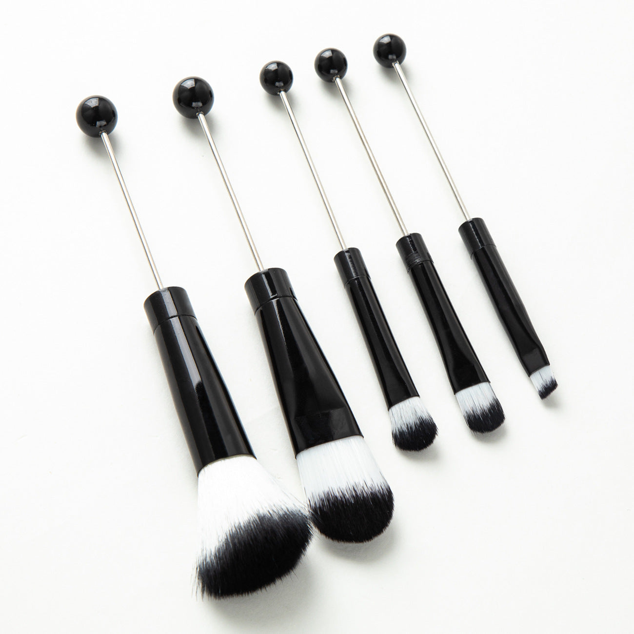 5 DIY metal handle beaded makeup brush set, blush brush, loose powder brush, oblique head, eyeshadow, eyebrow brush, beauty tool.