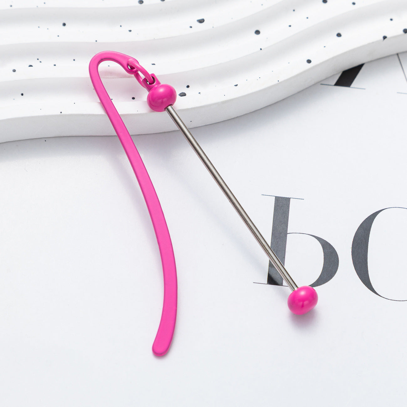 New DIY metal bookmark children's student cute bookcase pendant creative metal beaded bookmark spot wholesale