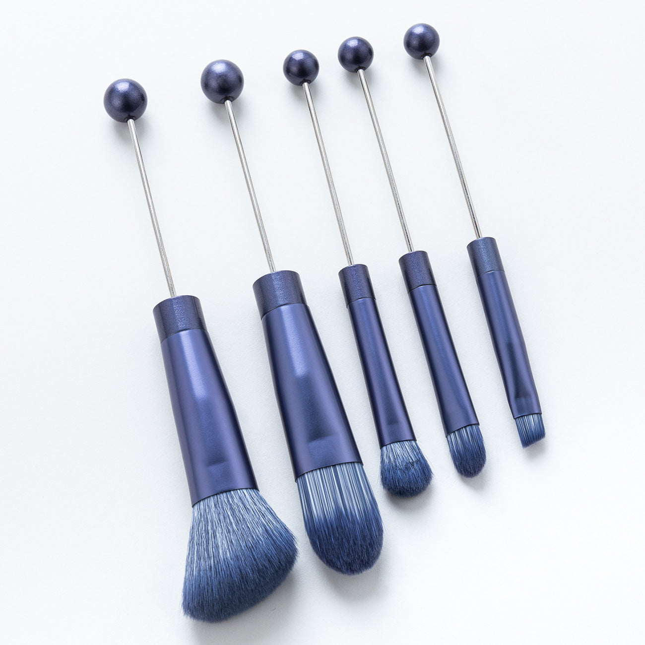 5 DIY metal handle beaded makeup brush set, blush brush, loose powder brush, oblique head, eyeshadow, eyebrow brush, beauty tool.
