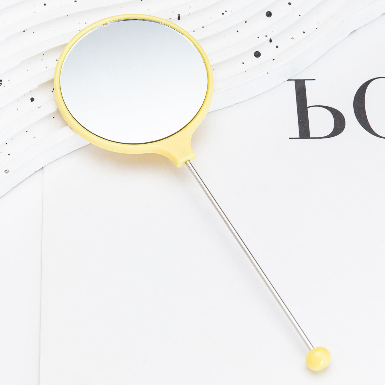 Handheld round DIY beaded small mirror, portable high definition mirror handheld mirror girls special handle makeup mirror