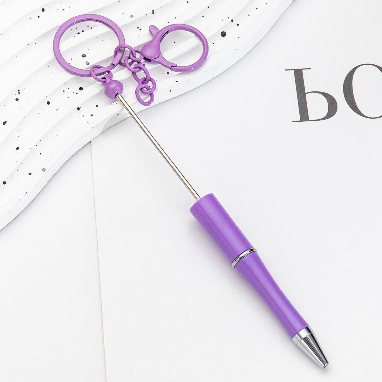New DIY rotating medium oil ballpoint pen portable keychain bead pen handmade decorative ballpoint pen wholesale