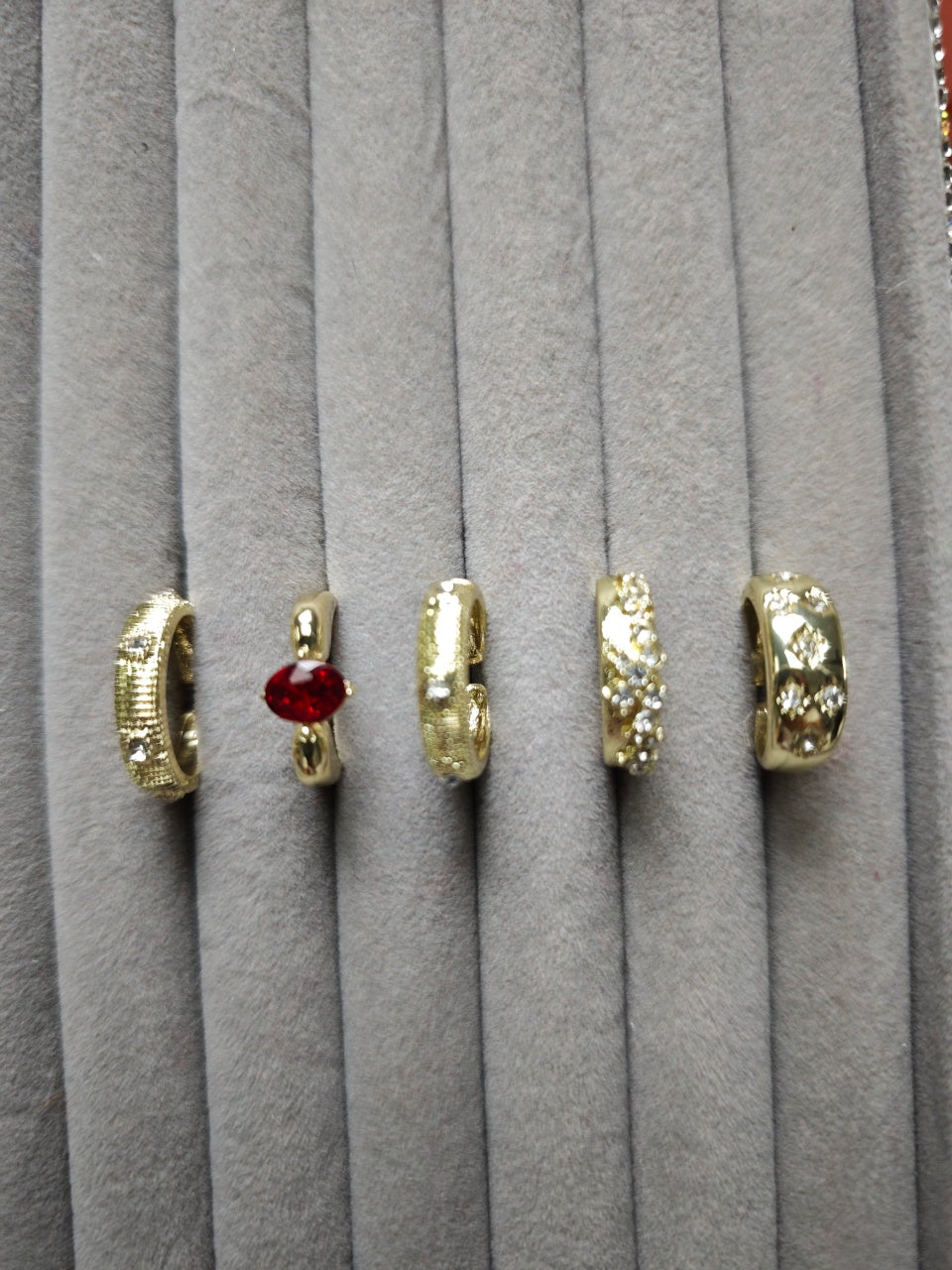 🔥🔥🔥 Most Popular Recently!  Classic Velvet Jewelry Box KIT- Incl 5-6 Rings