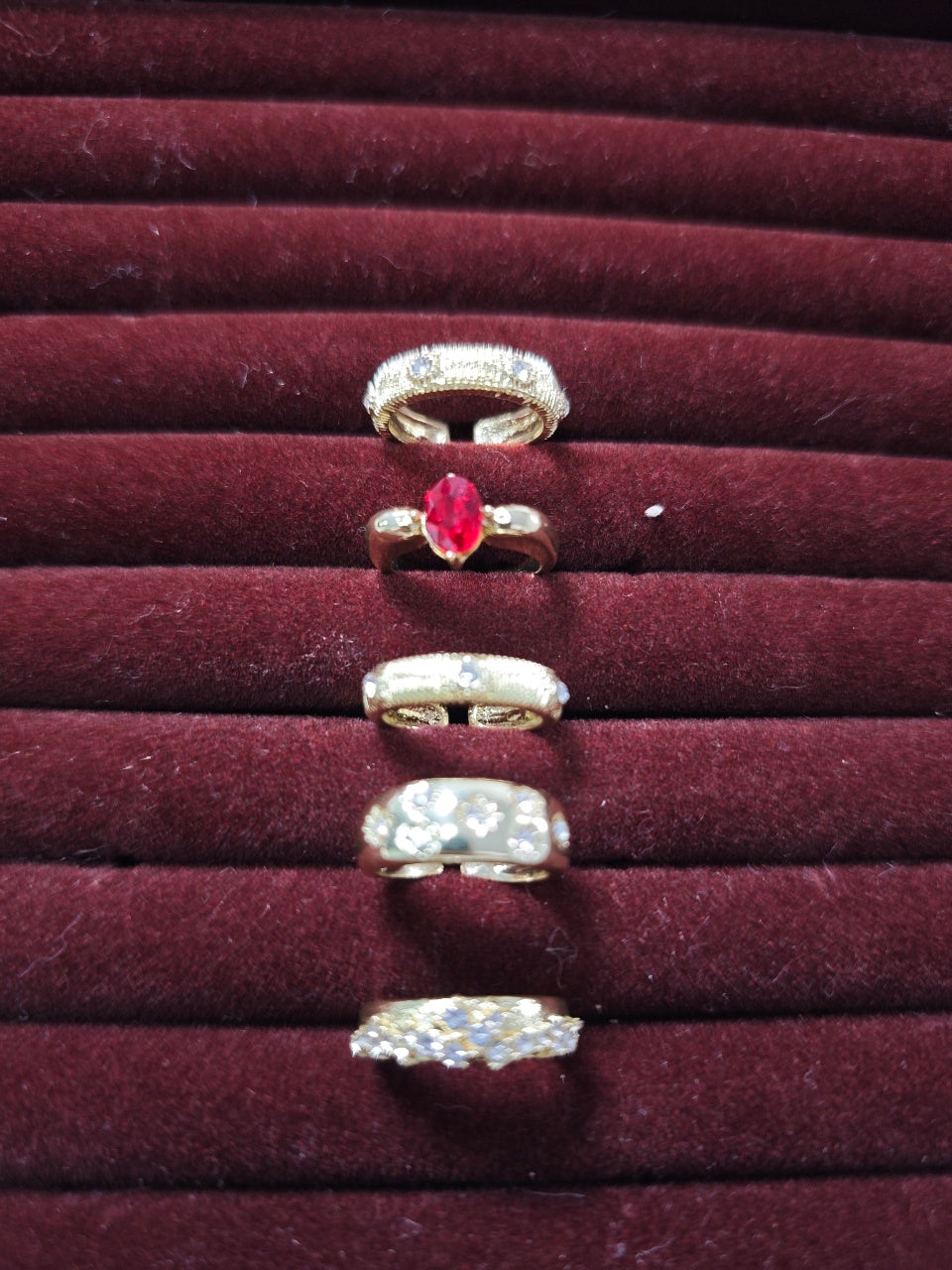 🔥🔥🔥 Most Popular Recently!  Classic Velvet Jewelry Box KIT- Incl 5-6 Rings