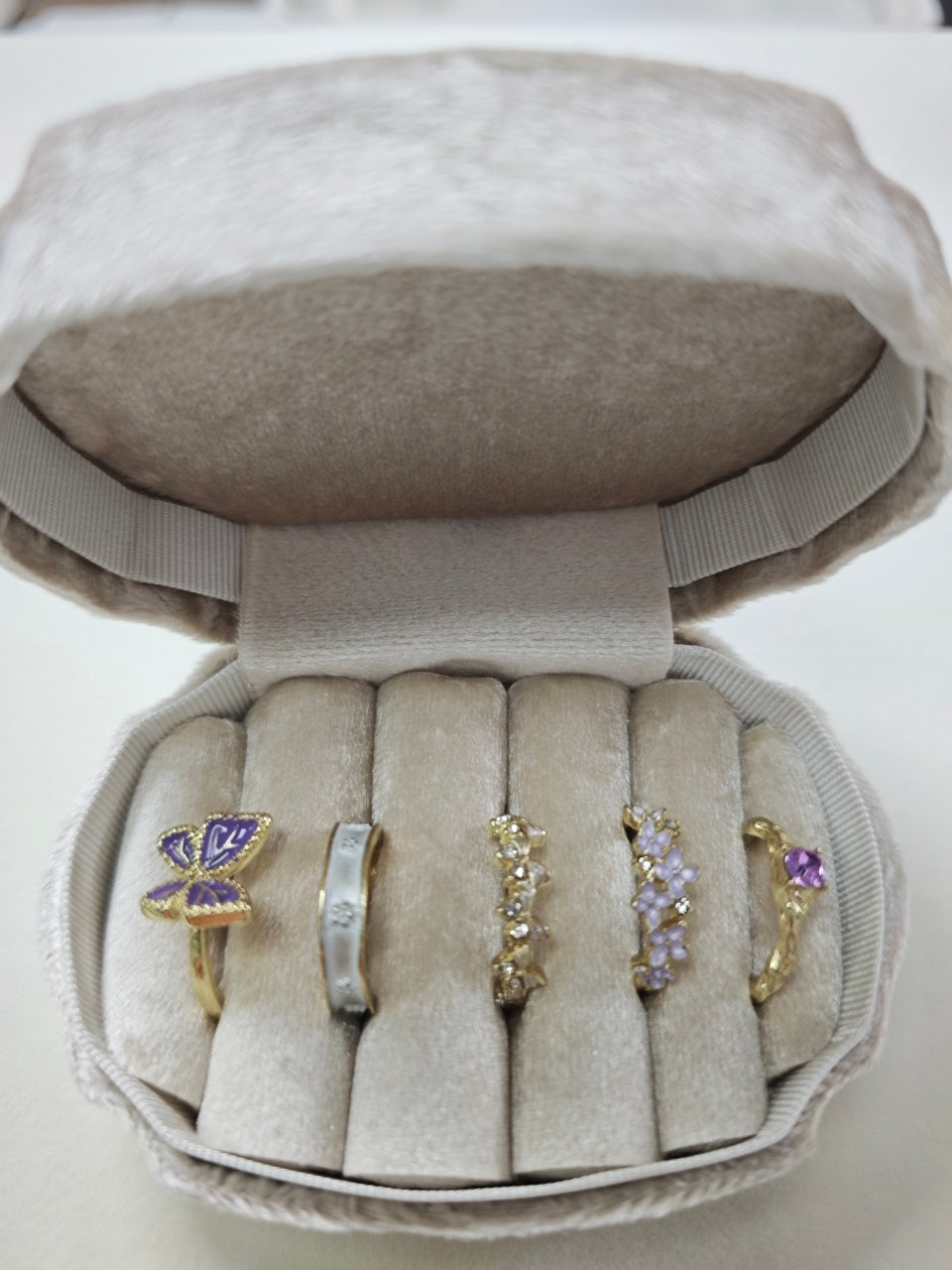 🔥🔥🔥 Most Popular Recently!  Classic Velvet Jewelry Box KIT- Incl 5-6 Rings