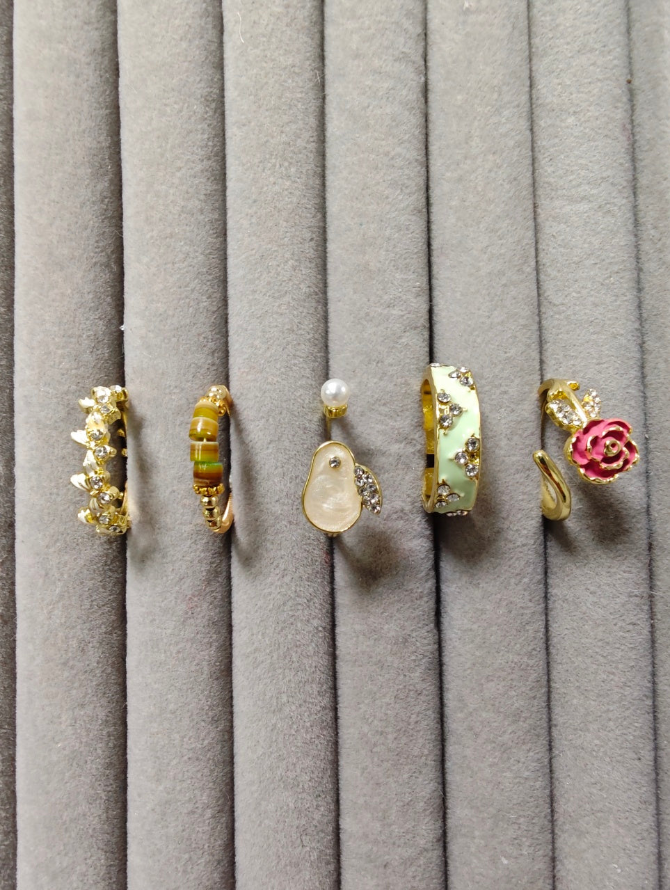 🔥🔥🔥 Most Popular Recently!  Classic Velvet Jewelry Box KIT- Incl 5-6 Rings