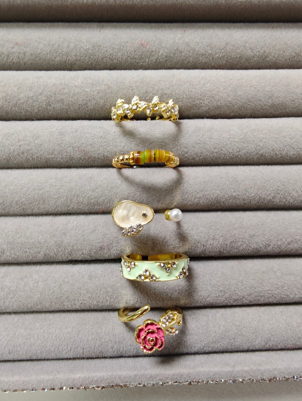 🔥🔥🔥 Most Popular Recently!  Classic Velvet Jewelry Box KIT- Incl 5-6 Rings