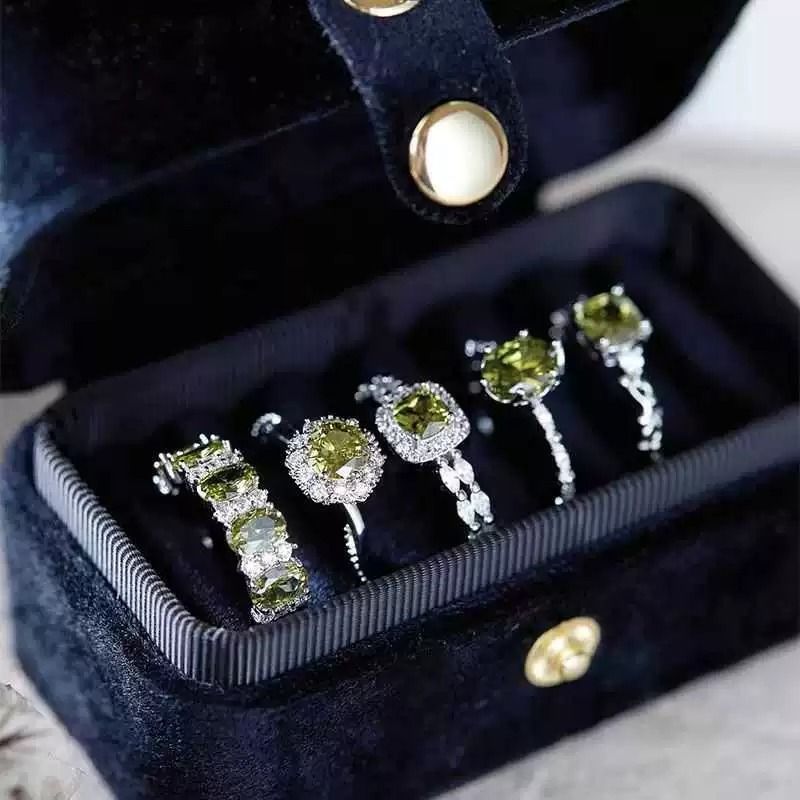 🔥🔥🔥 Most Popular Recently!  Classic Velvet Jewelry Box KIT- Incl 5-6 Rings