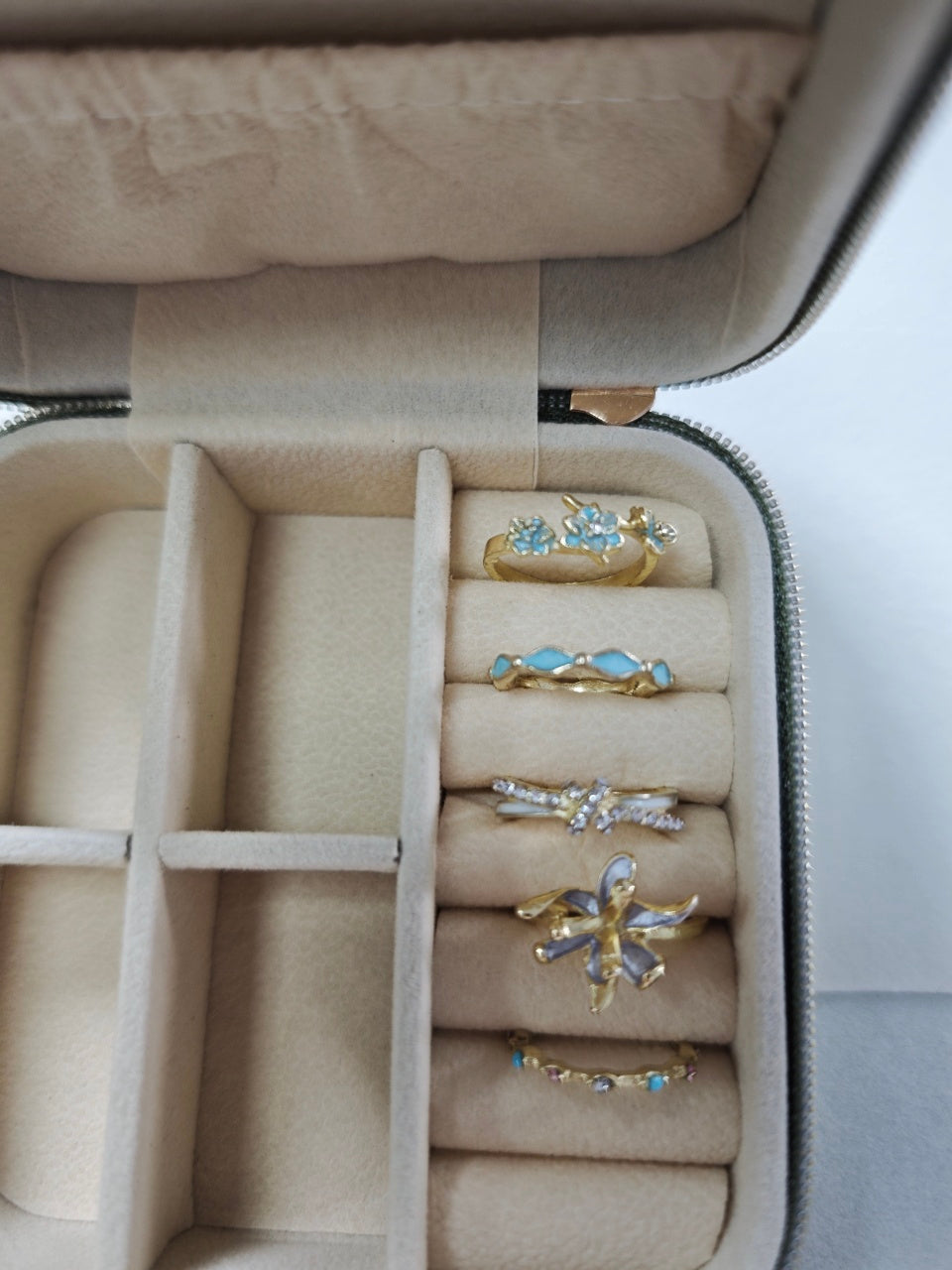 🔥🔥🔥 Most Popular Recently!  Classic Velvet Jewelry Box KIT- Incl 5-6 Rings